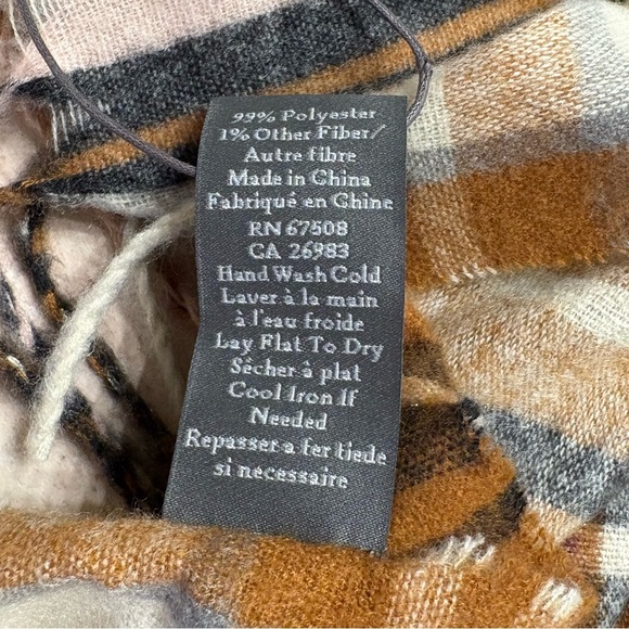 VINCE CAMUTO Plaid Scarf - Picture 4 of 5
